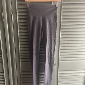 Everlane Perform Leggings, Heathered Graphite Size M